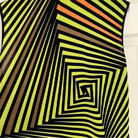 Showstopper Jamie Sadock top, EUC, Size XL - Picture 6 of 13